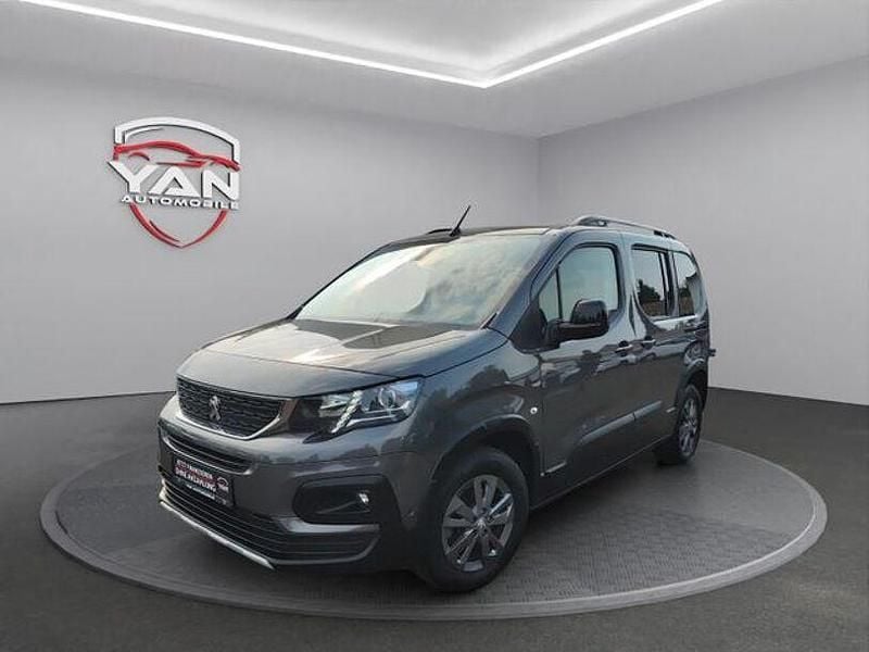 Platinum grau metallic Gebraucht 2023 Peugeot Rifter Allure Van / Kleinbus | 19.900 € (Fairer Preis) - Bild 1/4