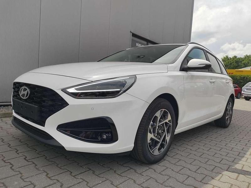 Weiß Neu 2025 Hyundai i30 Kombi | 23.990 € (Superpreis) - Bild 1/4