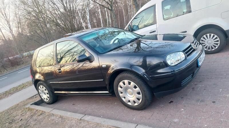 Schwarz Gebraucht 2003 VW Golf IV Edition Coupé | 1.900 € (Fairer Preis) - Bild 1/4