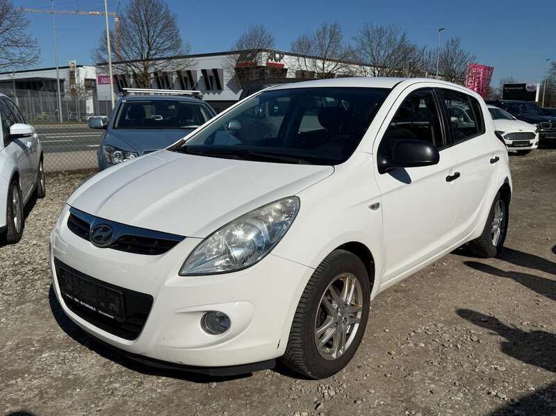 Coral white / sol Gebraucht 2012 Hyundai i20 Classic Kleinwagen | 2.300 € (Superpreis) - Bild 1/4