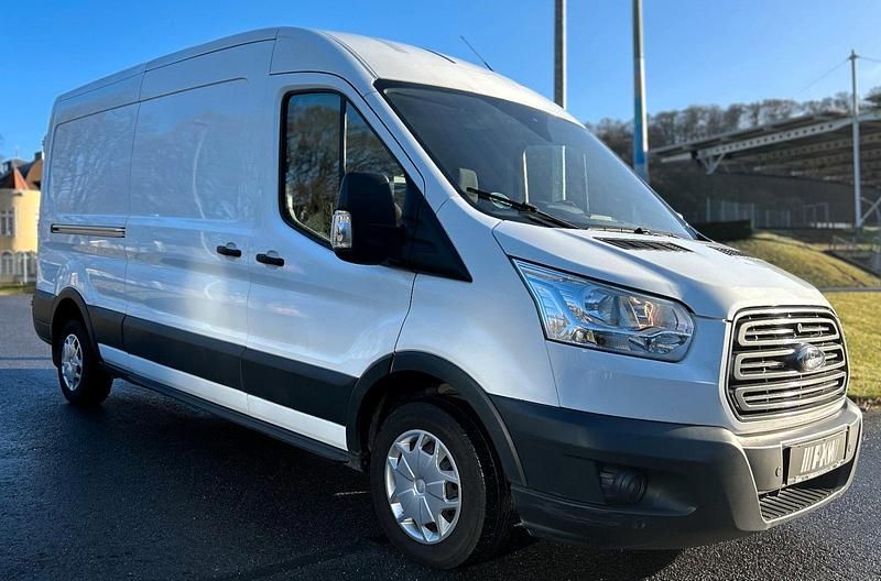 Second-hand Ford Transit 130 CP (95 kW) 2017 Alb Monovolum