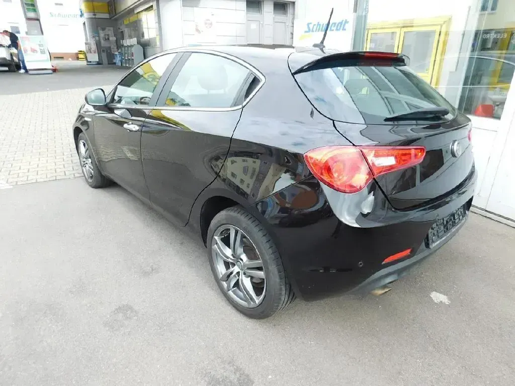 Gebraucht Alfa Romeo Giulietta Super 150 PS (110 kW) 2018 Schwarz Kleinwagen