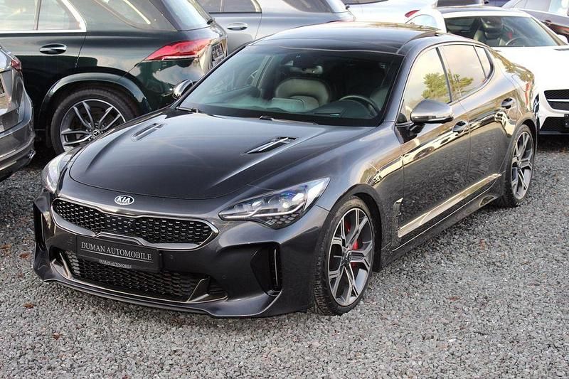 Grau Gebraucht 2018 Kia Stinger Kleinwagen | 21.900 € (Etwas zu teuer) - Bild 1/4