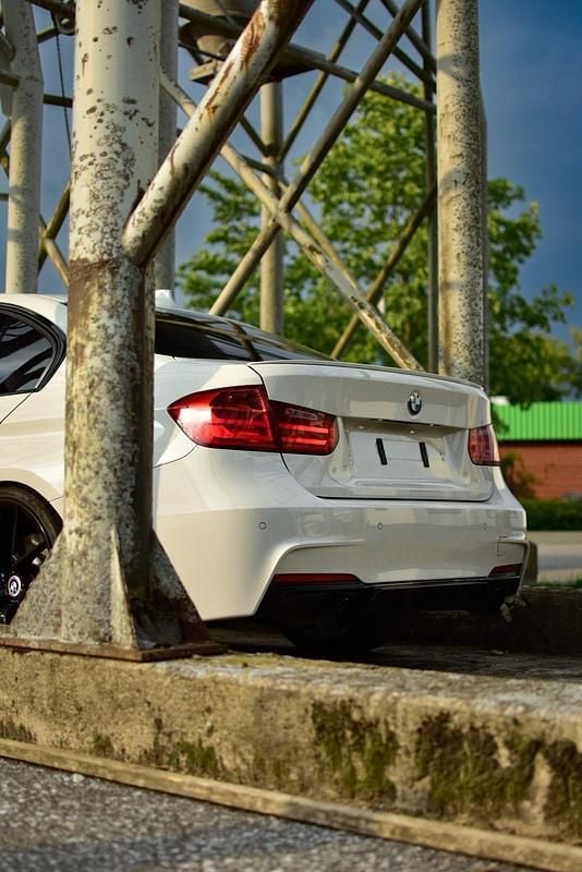 Weiß Gebraucht 2014 BMW 330 M Performance Limousine | 19.500 € (Teuer) - Bild 1/4