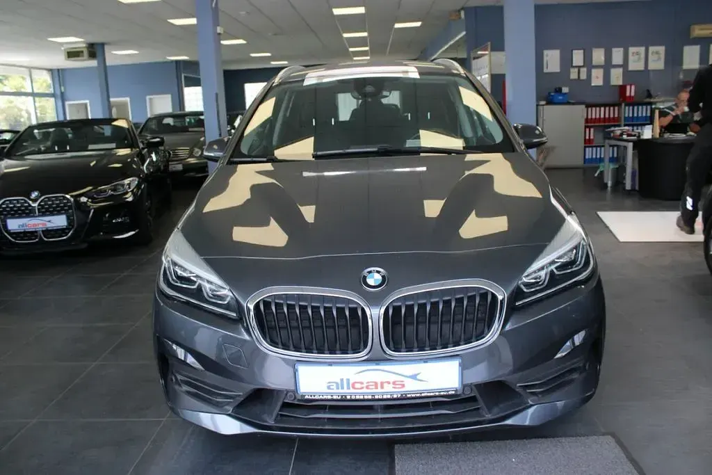Gebraucht BMW 220 Gran Tourer Advantage 192 PS (141 kW) 2020 Grau Van / Kleinbus