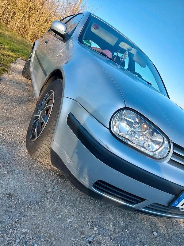 Gebraucht VW Golf IV 74 PS (54 kW) 2002 Grau Kleinwagen