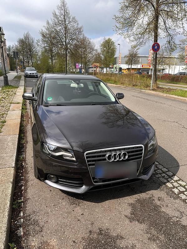Gebraucht Audi A4 Attraction 120 PS (88 kW) 2009 Schwarz Limousine