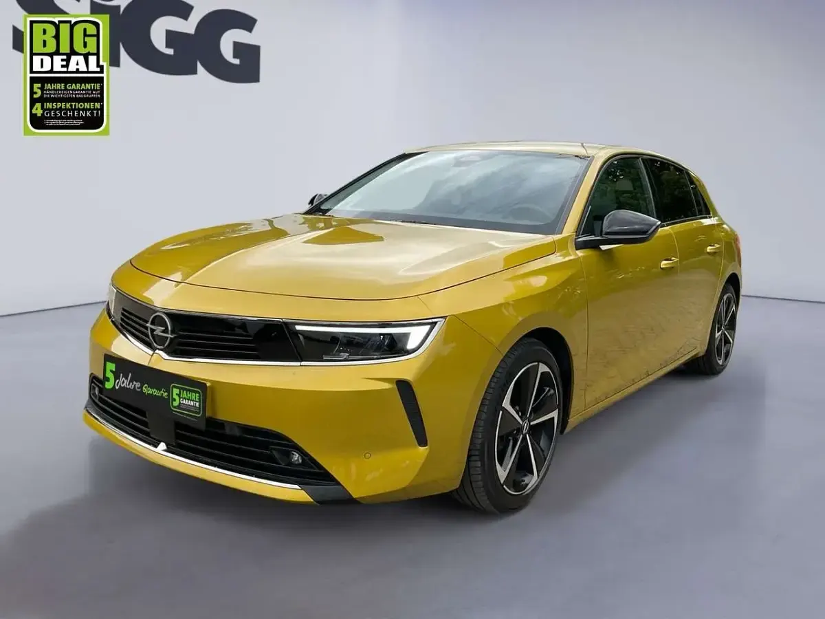 Gebraucht Opel Astra Elegance 131 PS (96 kW) 2023 Kult gelb Kleinwagen