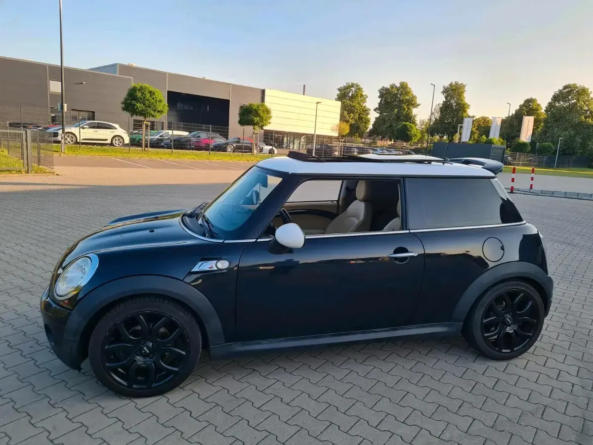 Usata Mini Cooper 120 CV (88 kW) 2007 Nero Utilitaria