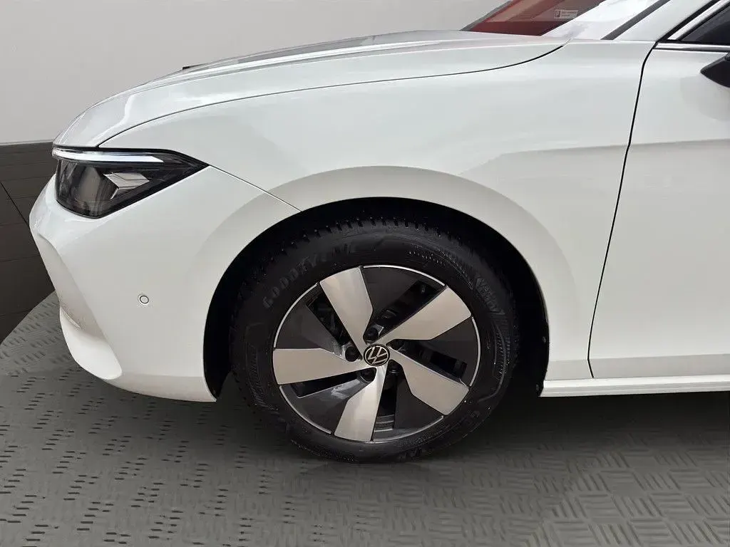 Gebraucht VW Passat Business 150 PS (110 kW) 2025 Weiß Kombi