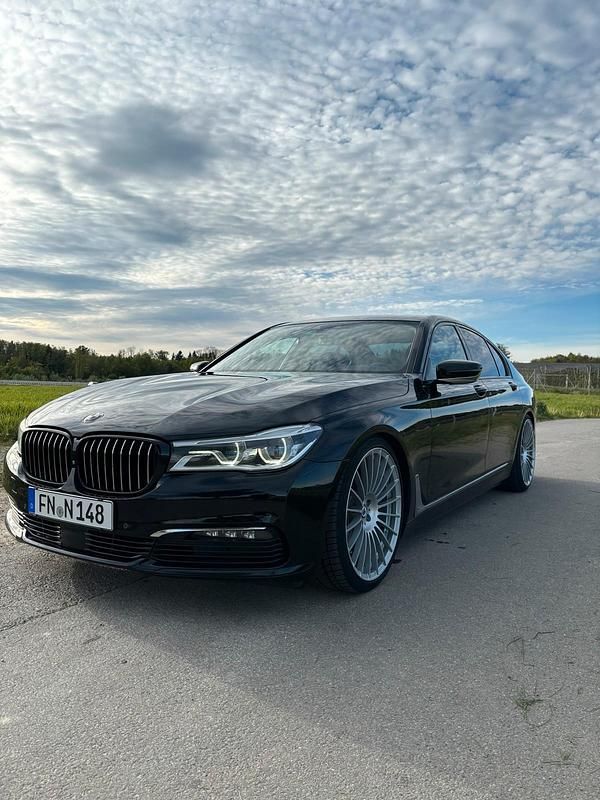 Schwarz Gebraucht 2015 BMW 740 Limousine | 28.500 € - Bild 1/4