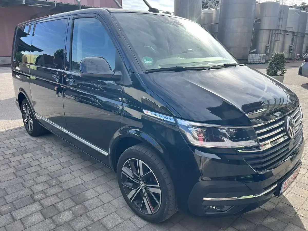 Gebraucht VW Multivan Generation Six 199 PS (146 kW) 2020 Deep black perleffekt Van / Kleinbus