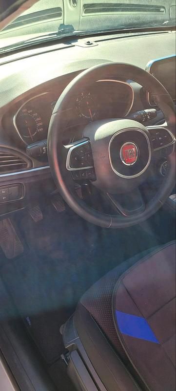 Usata Fiat Tipo Lounge 88 CV (64 kW) 2016 Argento Berlina