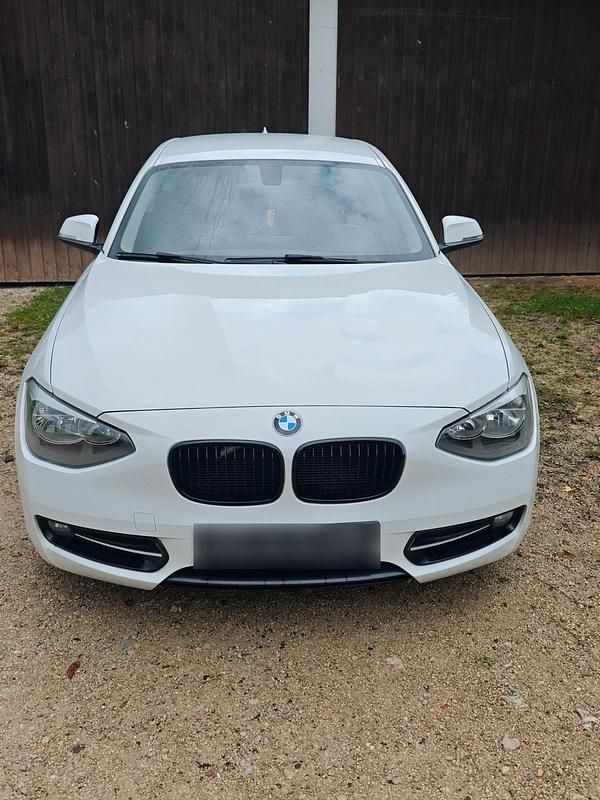 Gebraucht BMW 114 Advantage 102 PS (75 kW) 2013 Weiß Kleinwagen