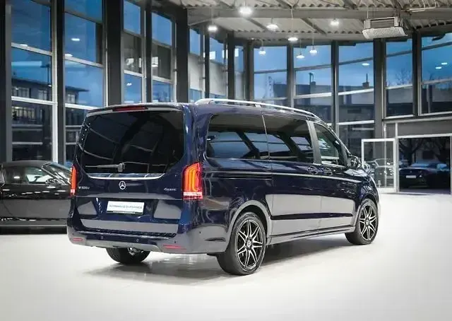 Gebraucht Mercedes V300 AMG line 239 PS (175 kW) 2020 Cavansitblau metallic Van / Kleinbus