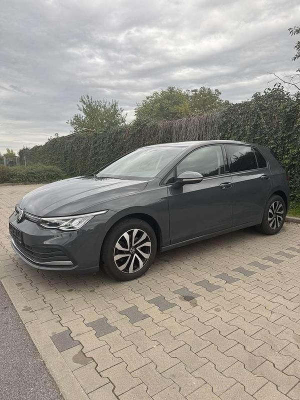Gebraucht VW Golf VIII Active 116 PS (85 kW) 2021 Grau Limousine