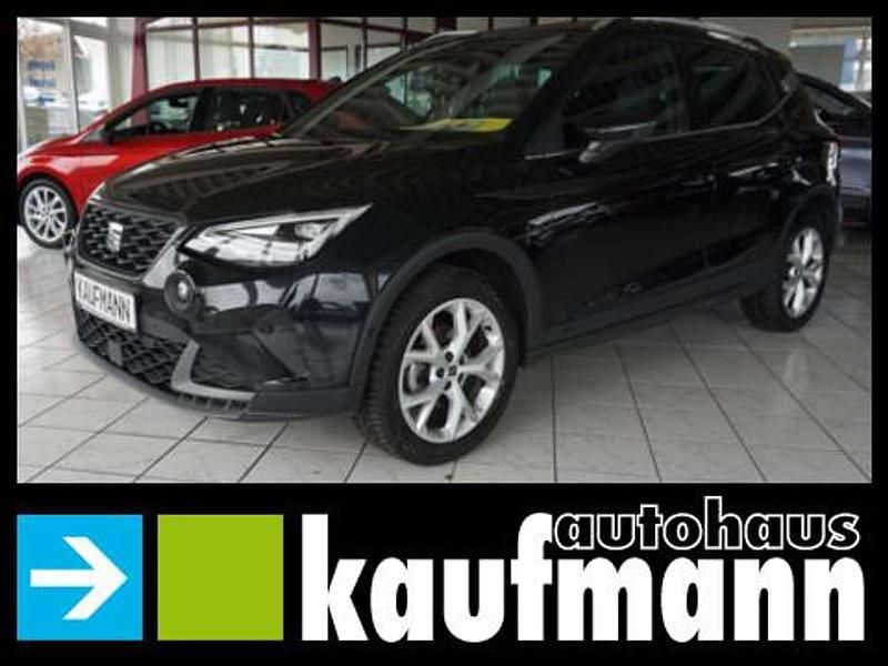 Mitternachtsschwarz Gebraucht 2022 Seat Arona FR SUV | 19.490 € (Fairer Preis) - Bild 1/4