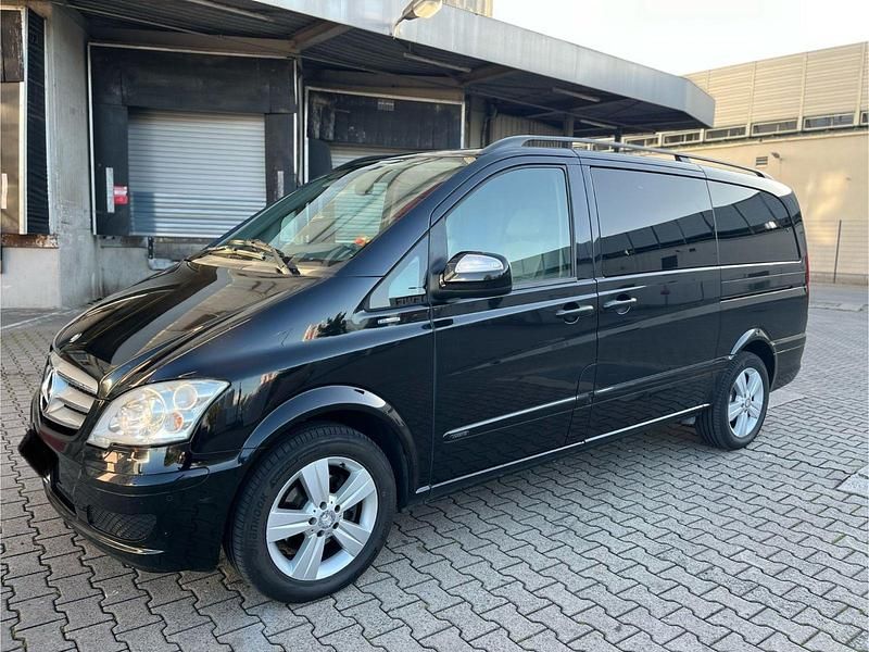 Schwarz Gebraucht 2013 Mercedes Viano Van / Kleinbus | 14.990 € (Fairer Preis) - Bild 1/4