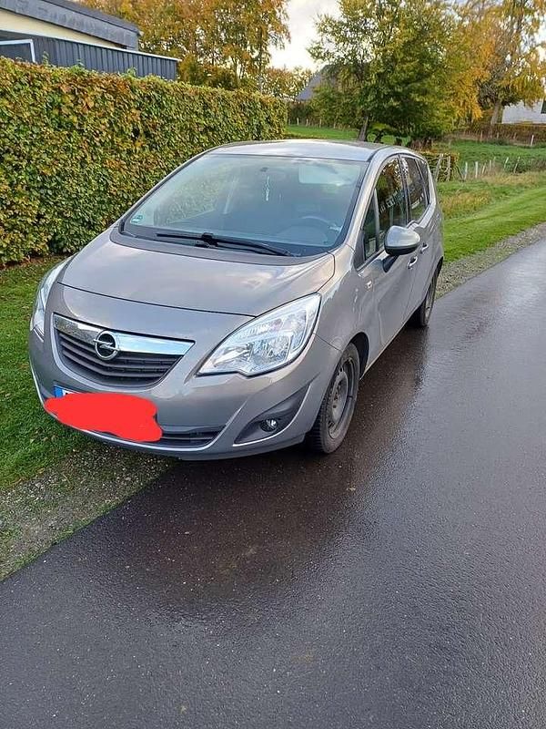 Beige Gebraucht 2011 Opel Meriva Design Edition Van / Kleinbus | 3.499 € (Guter Preis) - Bild 1/4