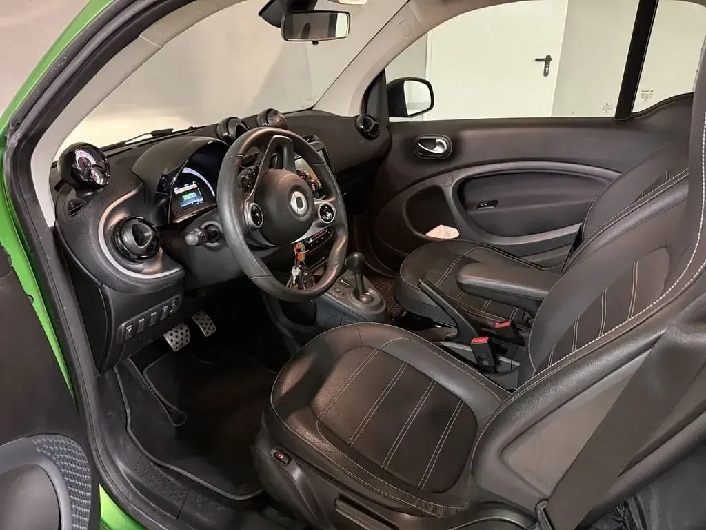 Gebraucht Smart ForTwo Electric Drive 60 kW (82 PS) 2018 Schwarz Coupé