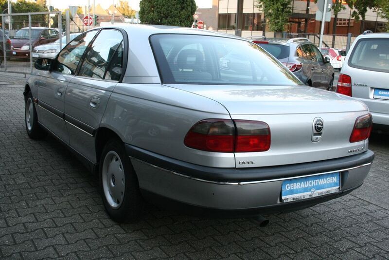 Gebraucht Opel Omega 116 PS (85 kW) 1996 Silber Limousine