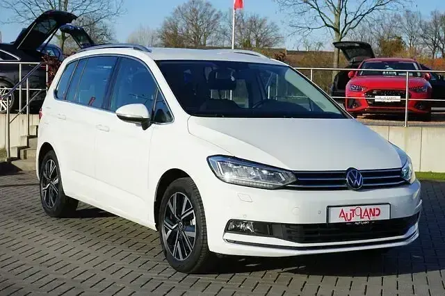 Gebraucht VW Touran Highline 150 PS (110 kW) 2021 Pure white Van / Kleinbus