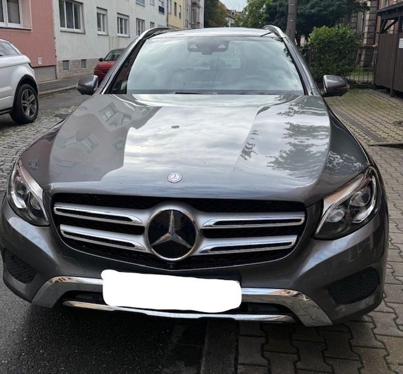 Grau Gebraucht 2017 Mercedes GLC220 Kombi | 19.200 € (Superpreis) - Bild 1/4