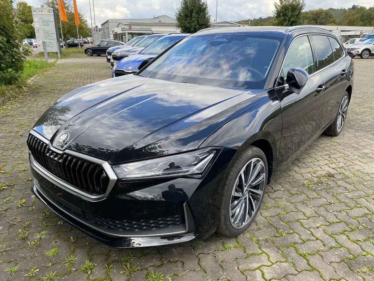 Gebraucht Skoda Superb 193 PS (141 kW) 2025 Limousine