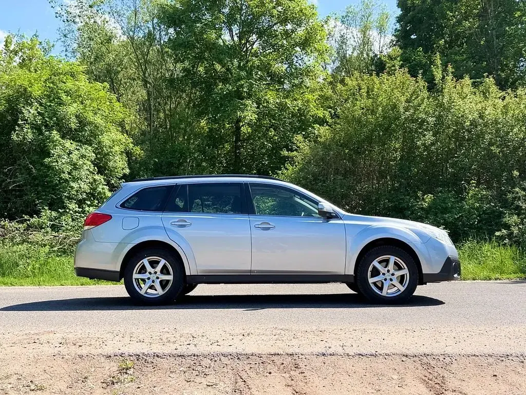 Gebraucht Subaru Outback 150 PS (110 kW) 2014 Silber Kombi