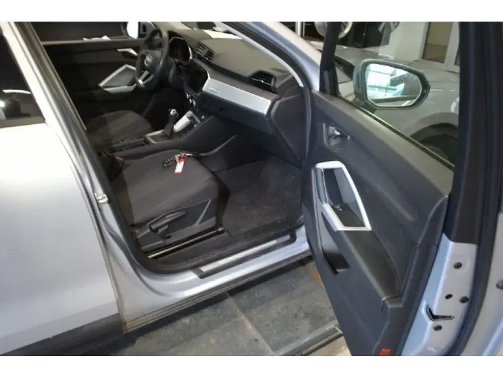 Gebraucht Audi Q3 Advanced Plus 190 PS (139 kW) 2023 Florettsilber metallic (metallic) SUV