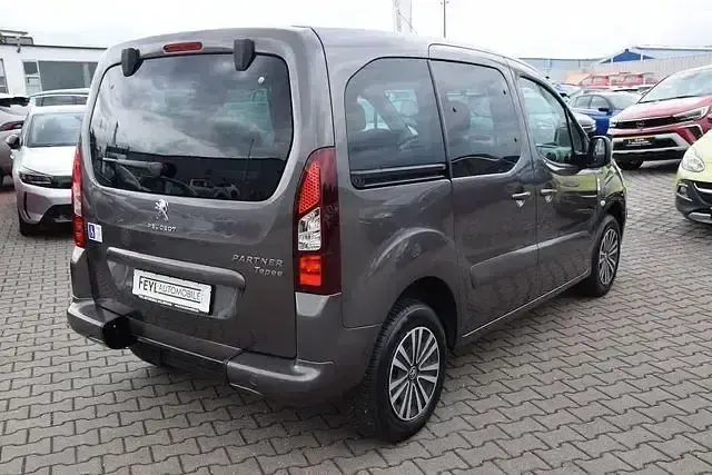 Gebraucht Peugeot Partner 98 PS (72 kW) 2017 Grau Van / Kleinbus