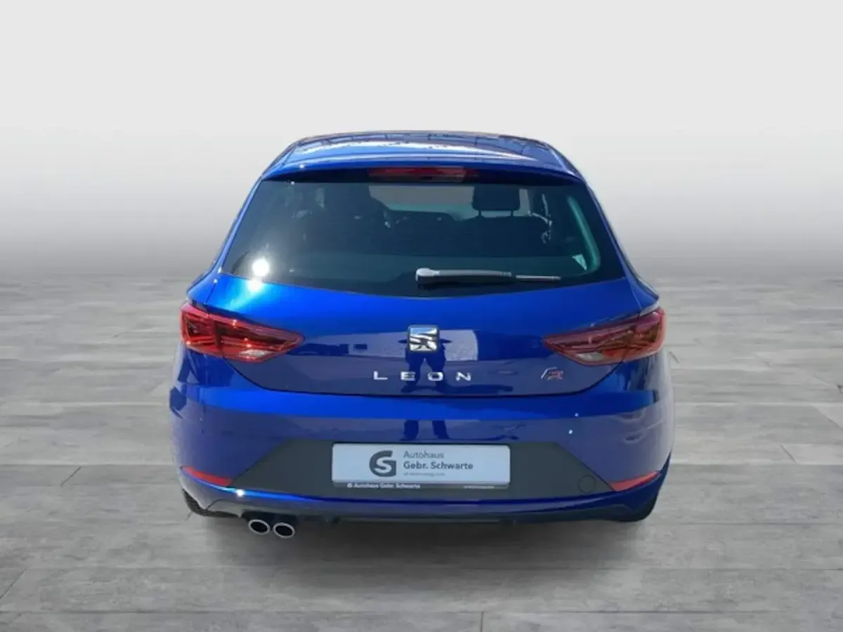 Używany Seat Leon FR 150 KM (110 kW) 2020 Niebieski Sedan/Limuzyna