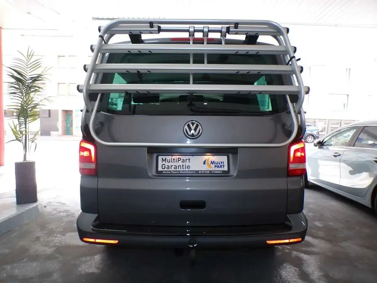 Gebraucht VW Multivan Startline 140 PS (102 kW) 2014 Natural grey metallic Van / Kleinbus