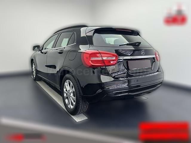 Gebraucht Mercedes GLA180 122 PS (89 kW) 2017 Schwarz SUV