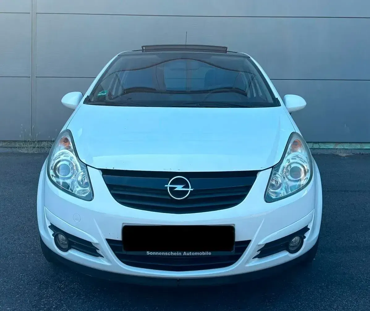 Gebraucht Opel Corsa 90 PS (66 kW) 2010 Weiß Kleinwagen