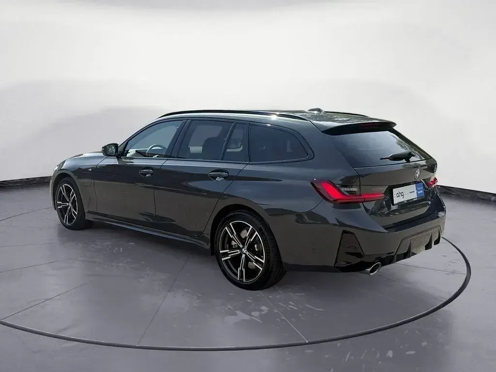 Gebraucht BMW 330e M Sport 292 PS (214 kW) 2025 Grau Kombi