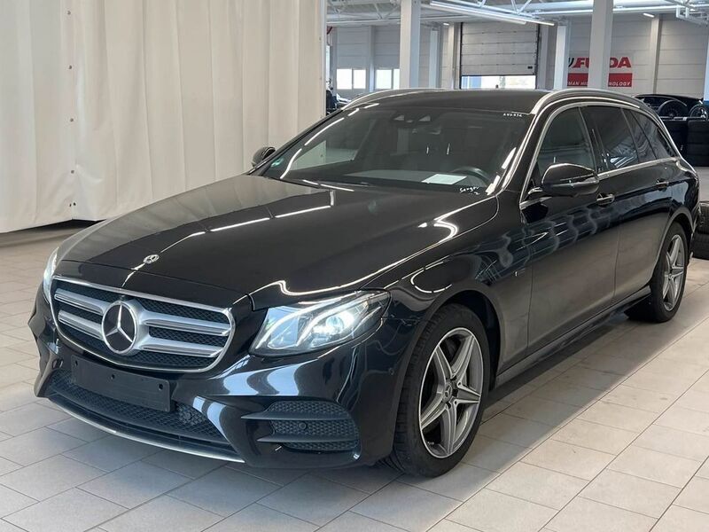 Schwarz Gebraucht 2020 Mercedes E300 Limousine | 24.500 € (Superpreis) - Bild 1/4