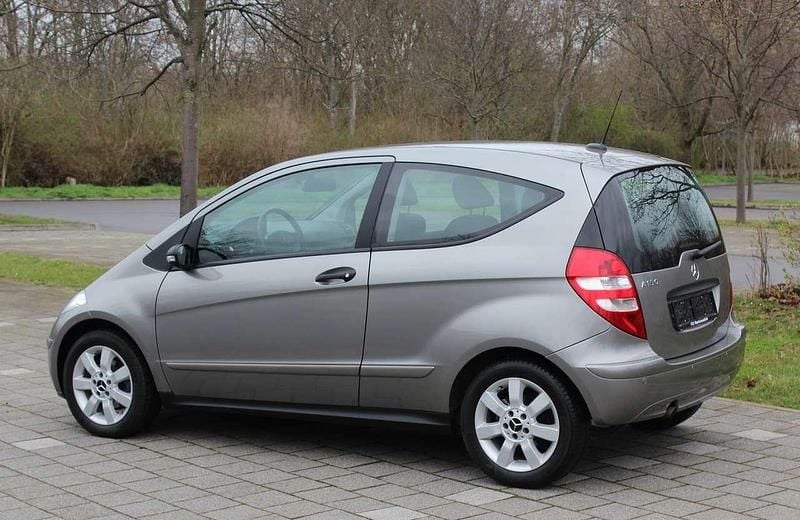 Gebraucht Mercedes A150 95 PS (69 kW) 2008 Kometgrau  metalliclack Kleinwagen