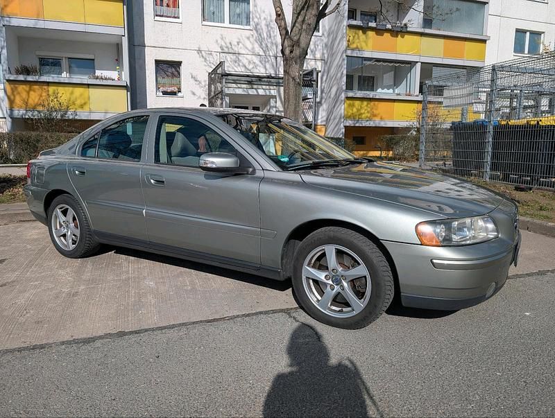 Gebraucht Volvo S60 140 PS (102 kW) 2006 Silber Limousine