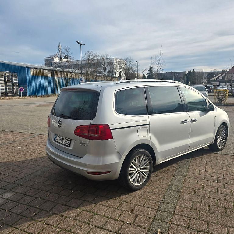 Gebraucht VW Sharan 140 PS (102 kW) 2016 Silber Van / Kleinbus