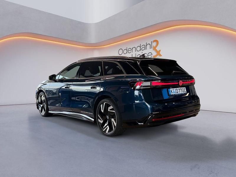 Gebraucht VW ID.7 Pro 210 kW (286 PS) 2026 Aquamarinblau / schwarz uni Kombi