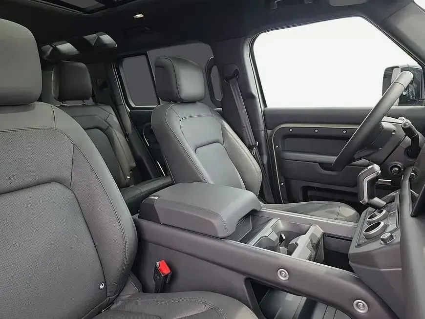Gebraucht Land Rover Defender HSE Dynamic 300 PS (220 kW) 2026 Grün SUV