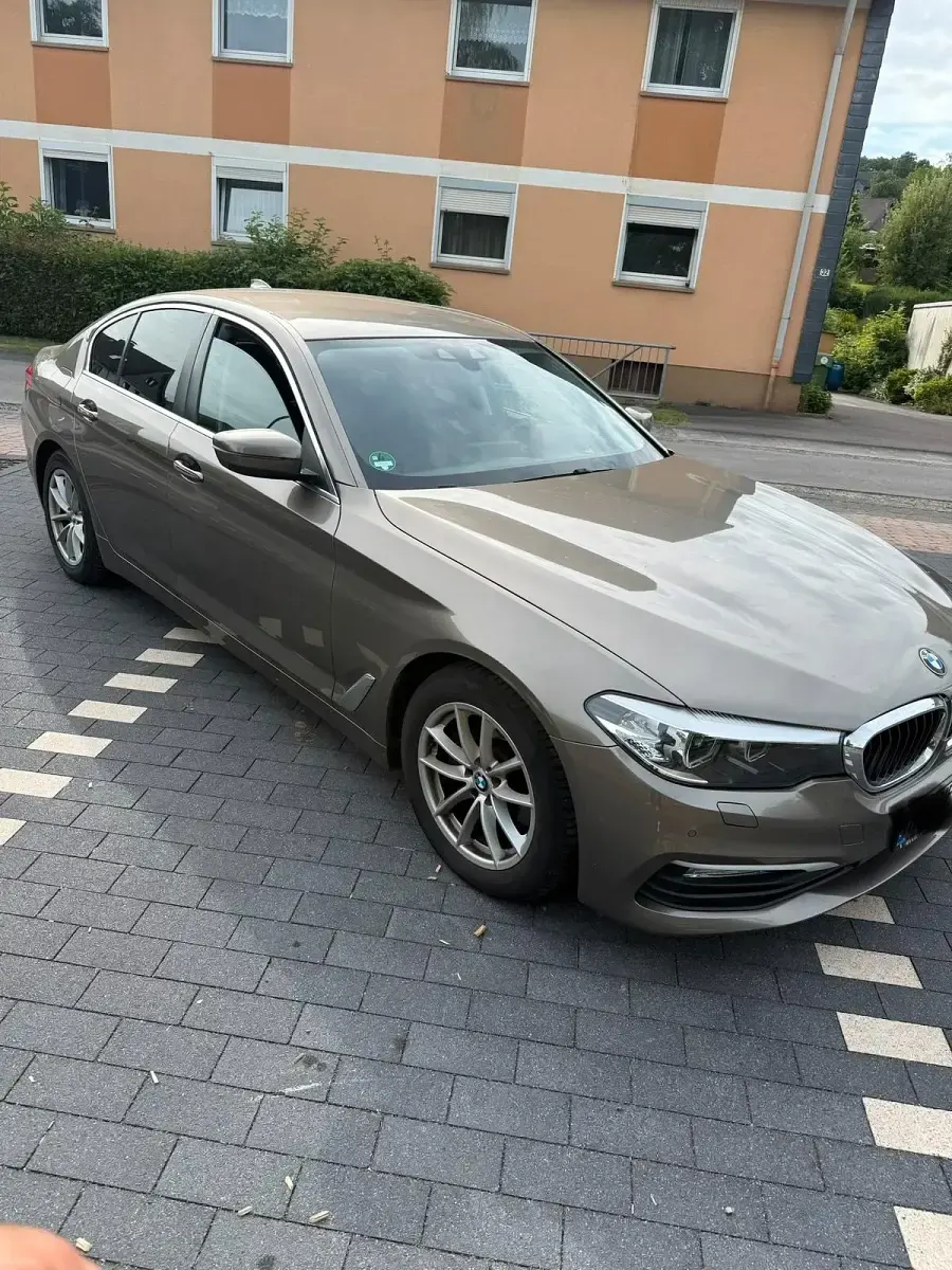 Gebraucht BMW 520 190 PS (139 kW) 2017 Beige Limousine