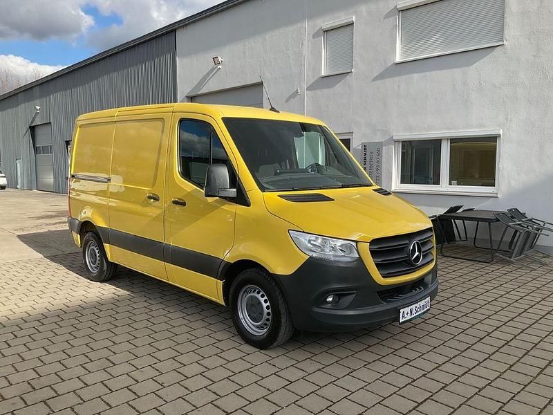 Gebraucht Mercedes Sprinter 163 PS (119 kW) 2019 Calcitgelb Van