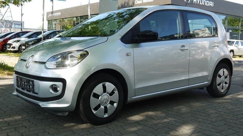 Light silver metallic Gebraucht 2015 VW up! Cup Kleinwagen | 9.450 € (Fairer Preis) - Bild 1/4