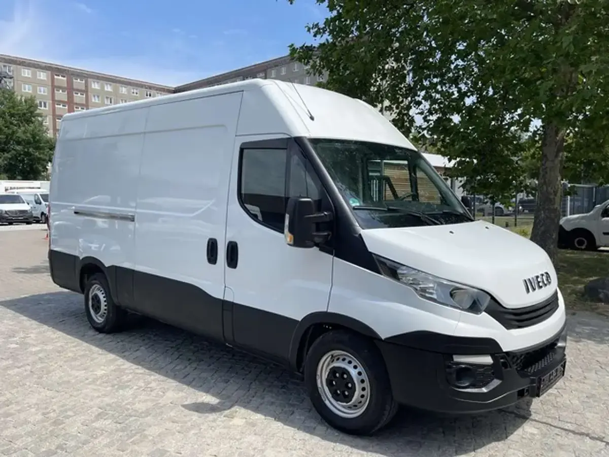 Gebraucht Iveco Daily 116 PS (85 kW) 2019 Weiss Van