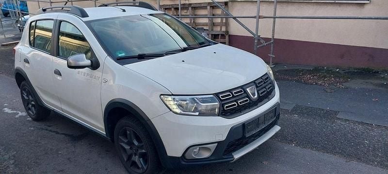 Gebraucht Dacia Sandero Stepway 90 PS (66 kW) 2017 Weiß SUV