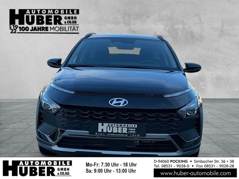 Schwarz metallic Neu 2024 Hyundai Bayon Select SUV | 20.990 € (Guter Preis) - Bild 1/4