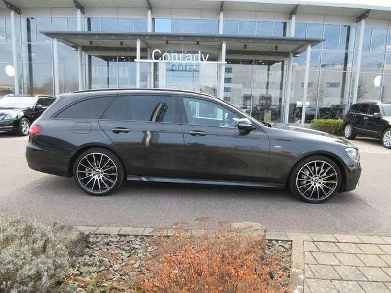 Gebraucht Mercedes E400 AMG 360 PS (264 kW) 2022 Grau Limousine