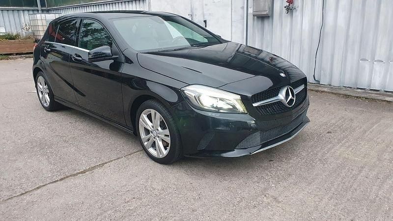 Schwarz Gebraucht 2016 Mercedes A200 Limousine | 16.000 € (Fairer Preis) - Bild 1/4